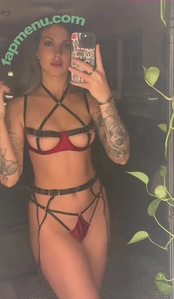 freevixly nude photo #0019 (xsarah_amyx)