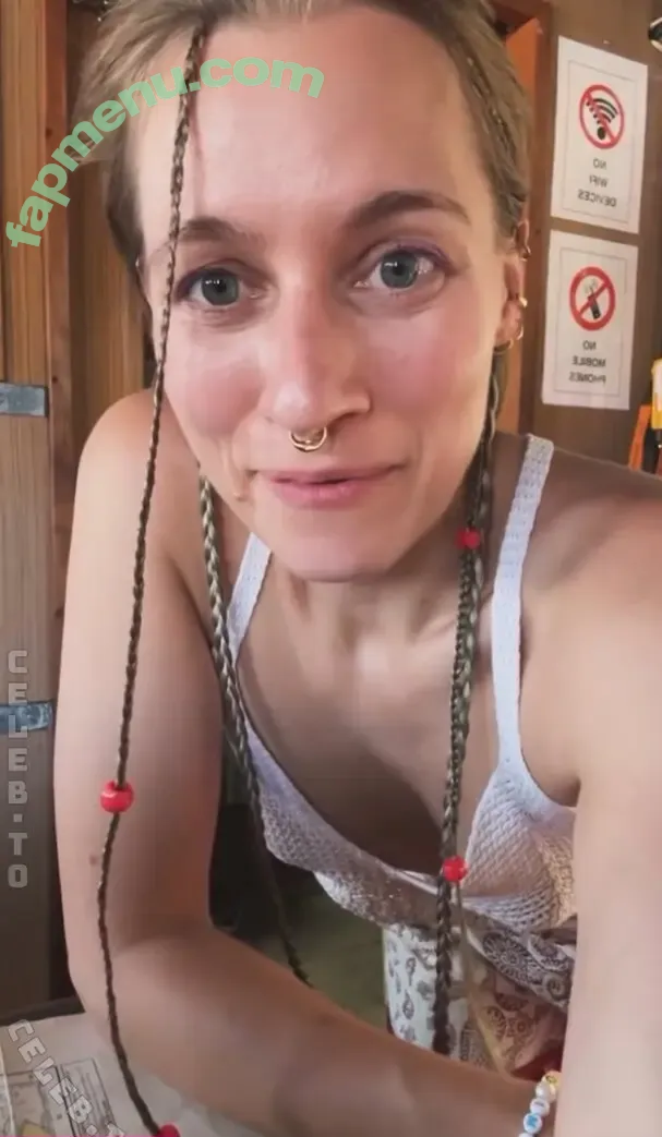 Freiraumreh nude photo #0053 (Freiraumreh)