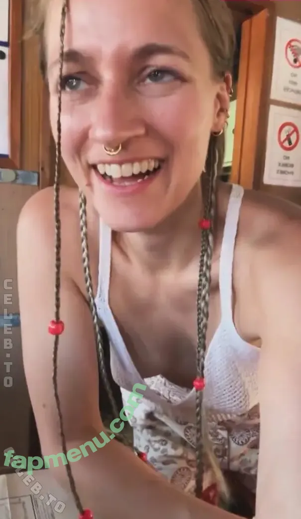 Freiraumreh nude photo #0054 (Freiraumreh)