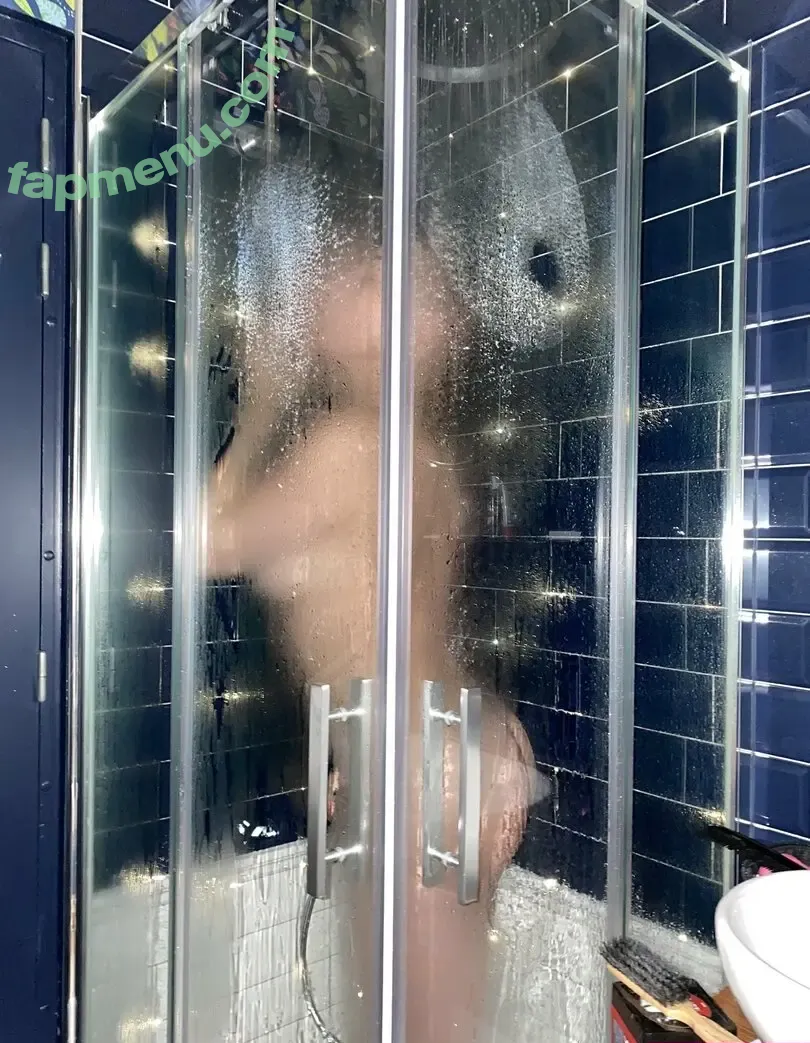 Frenchrapqueen nude photo #0072 (Rockaqueen / frenchrapqueen2.0)