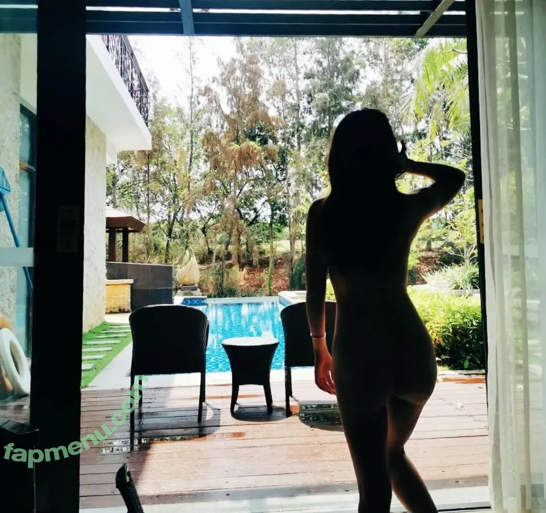 Freshoney nude photo #0004 (Freshoney)