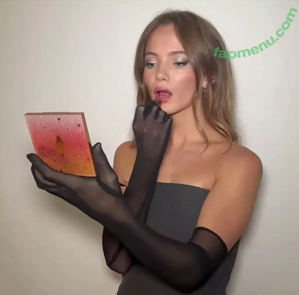 Freya Allan nude photo #0328 (Ciri / freyaallan / freyaallann)
