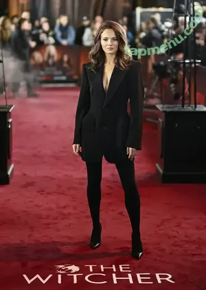 Freya Allan / Ciri / freyaallan / freyaallann nude photo #1102