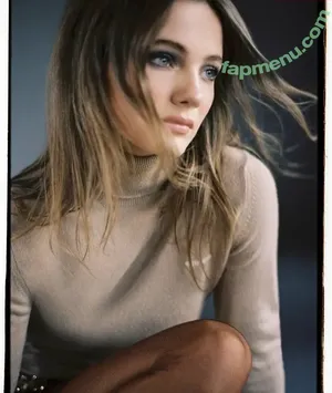 Freya Allan / Ciri / freyaallan / freyaallann nude photo #1145