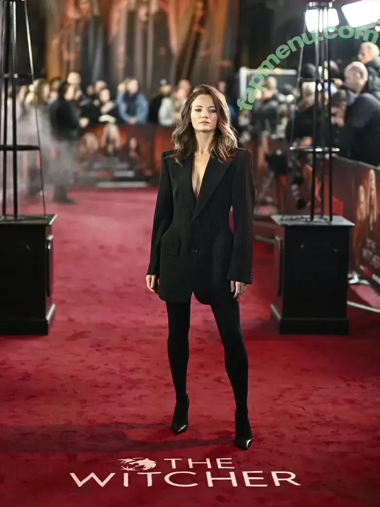 Freya Allan nude photo #1100 (Ciri / freyaallan / freyaallann)