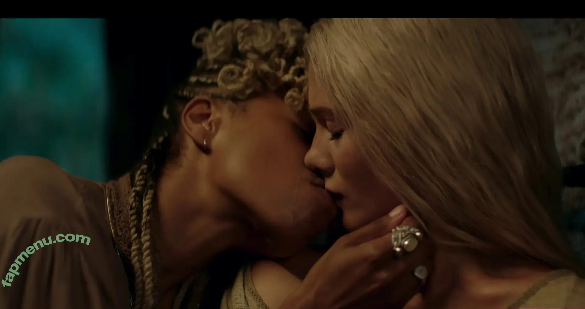 Freya Allan nude photo #1130 (Ciri / freyaallan / freyaallann)