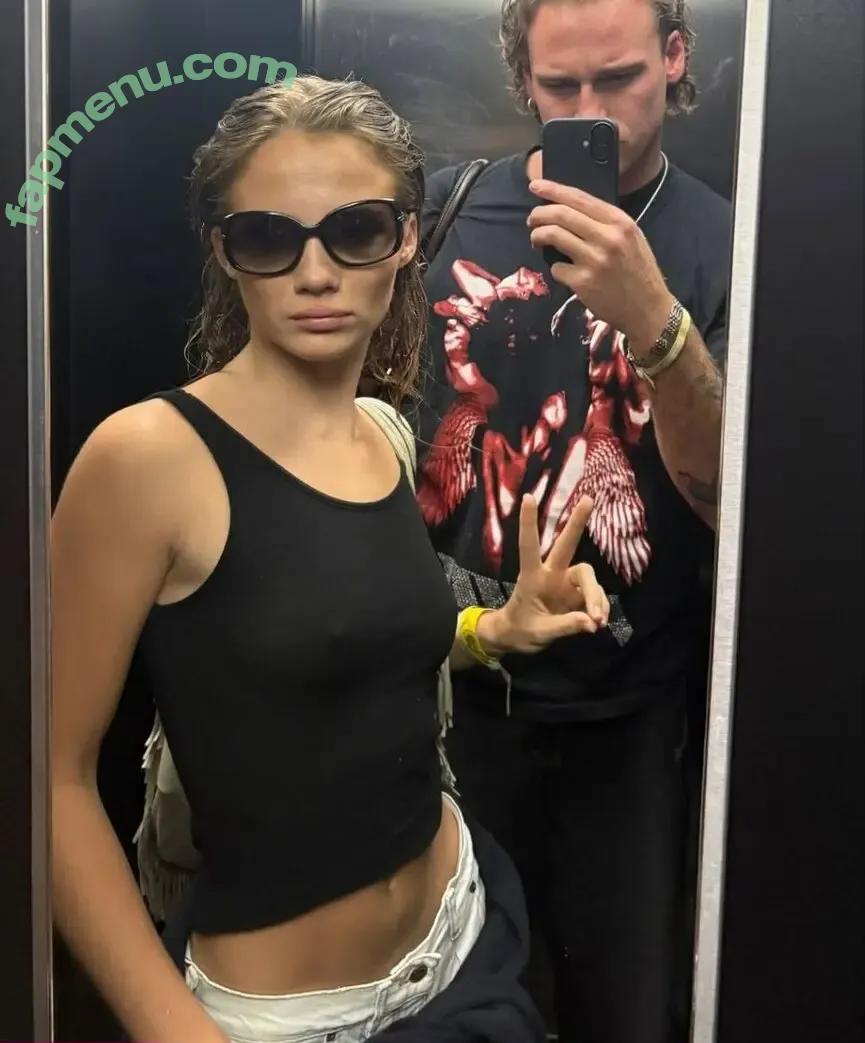 Freya Allan nude photo #1139 (Ciri / freyaallan / freyaallann)