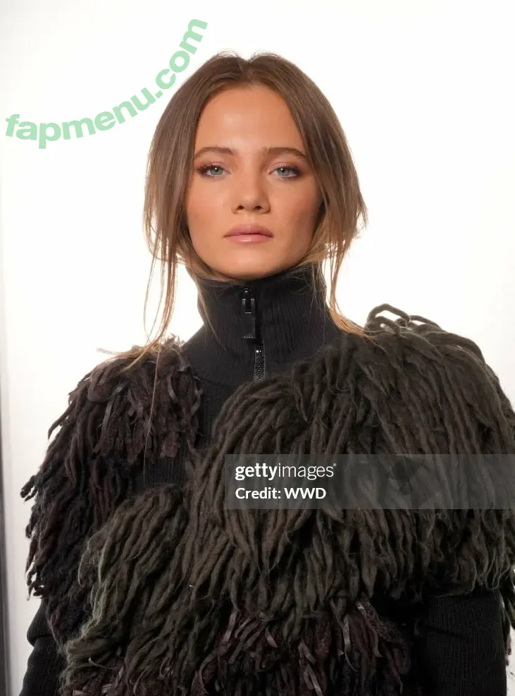 Freya Allan nude photo #1154 (Ciri / freyaallan / freyaallann)