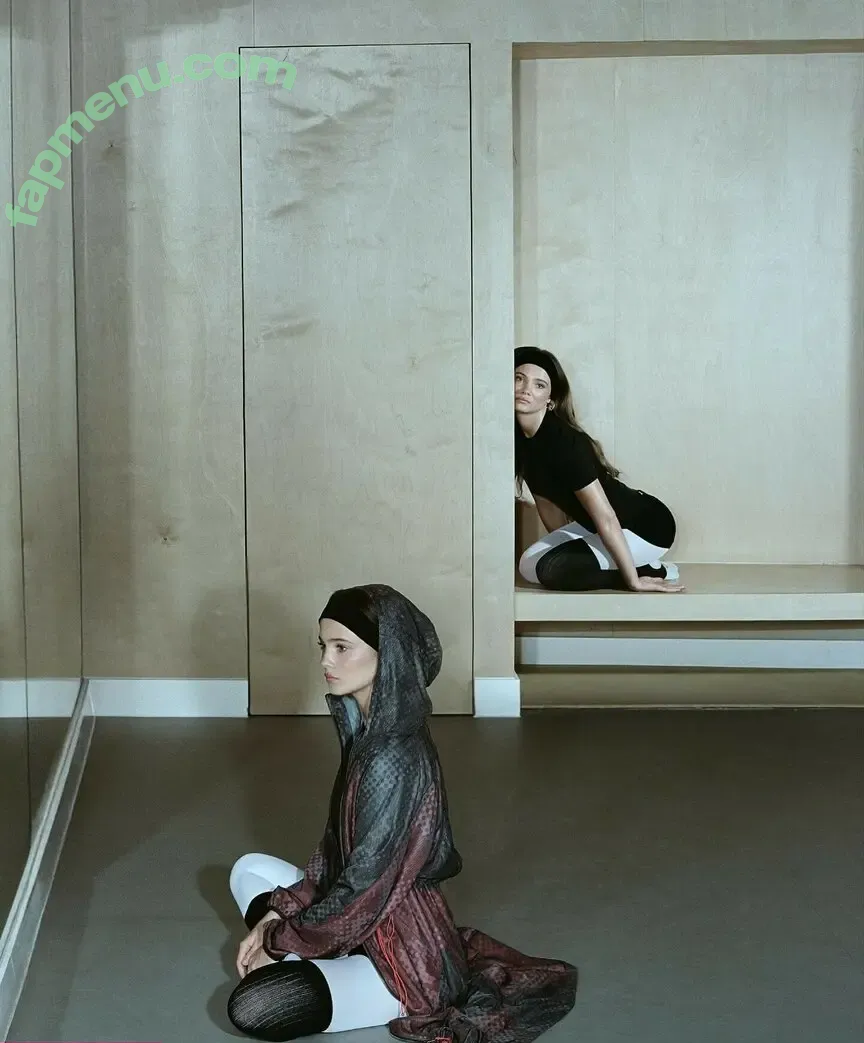 Freya Allan nude photo #1164 (Ciri / freyaallan / freyaallann)