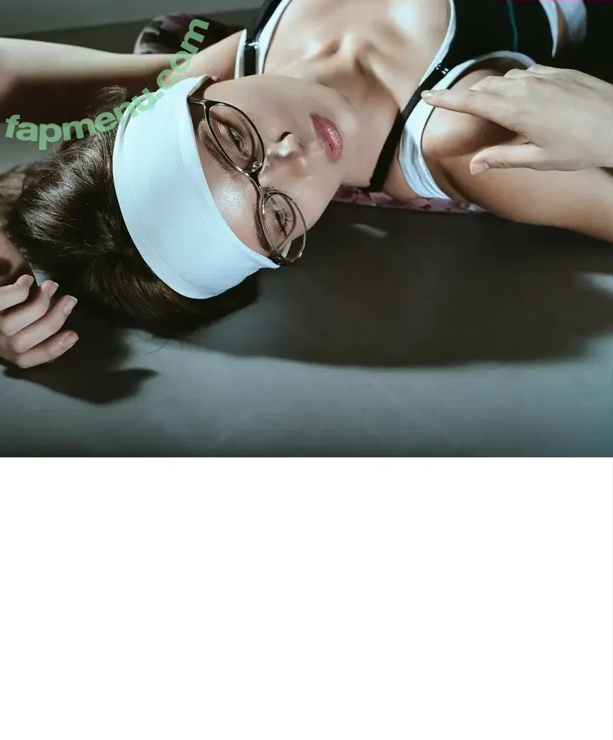 Freya Allan nude photo #1167 (Ciri / freyaallan / freyaallann)