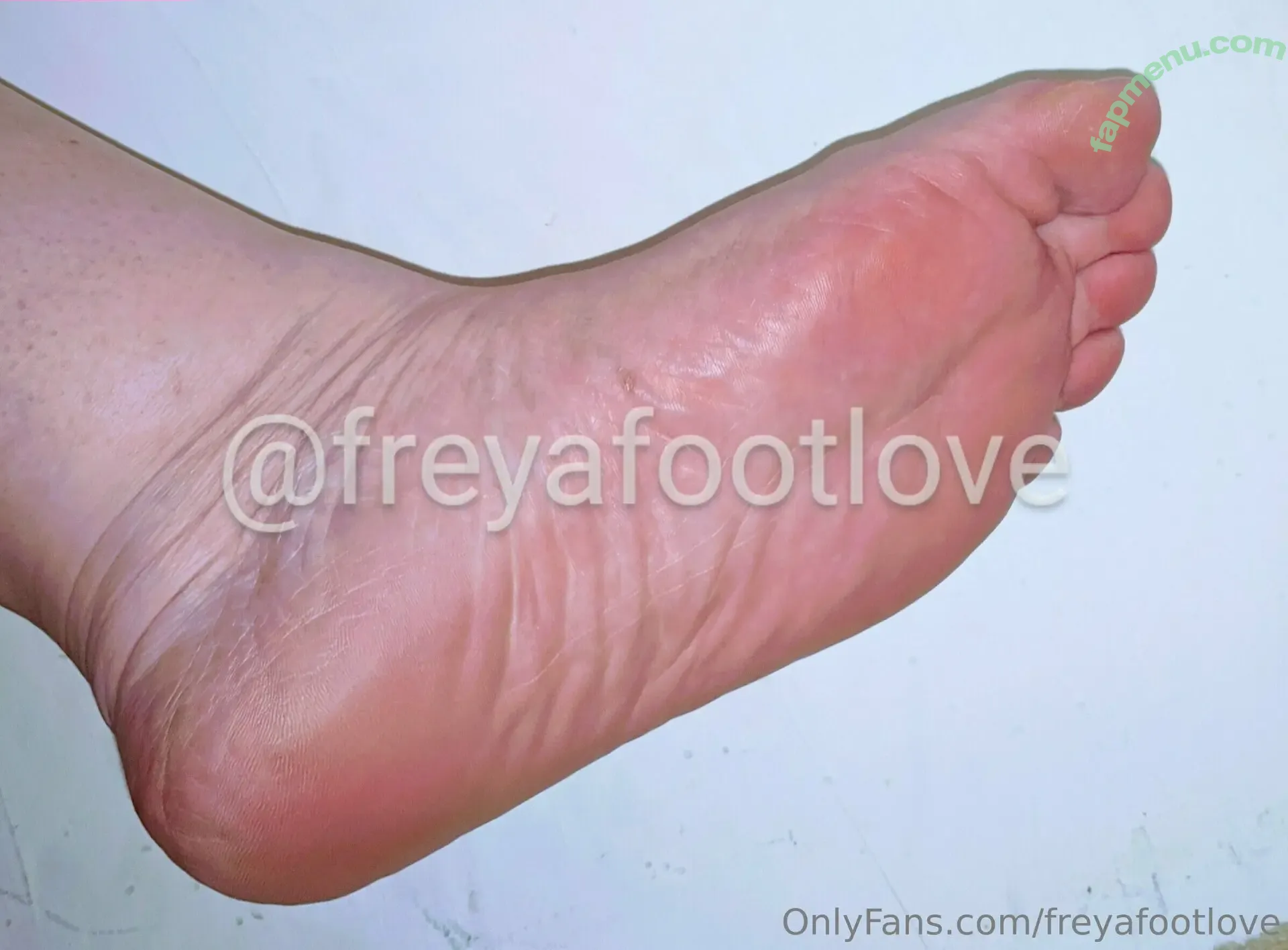 freyafootlove nude photo #0103 (mynaturaltoes)