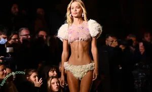 Frida Aasen nude