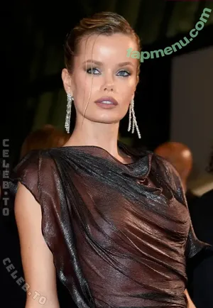 Frida Aasen / FridaAasenn / barbiefridaaasen / frida_aasen nude photo #0921