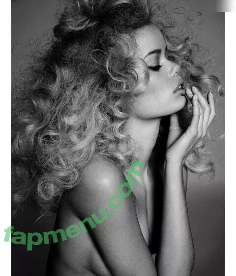 Frida Aasen nude photo #0401 (frida_aasen)