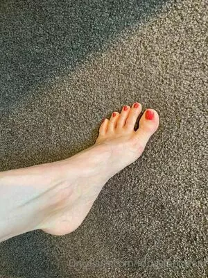 fridayfancyfeet / wonton_andfriends nude photo #0040