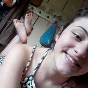 Friend's Pretty Feet / prettyfriendsfeet nude photo #0001