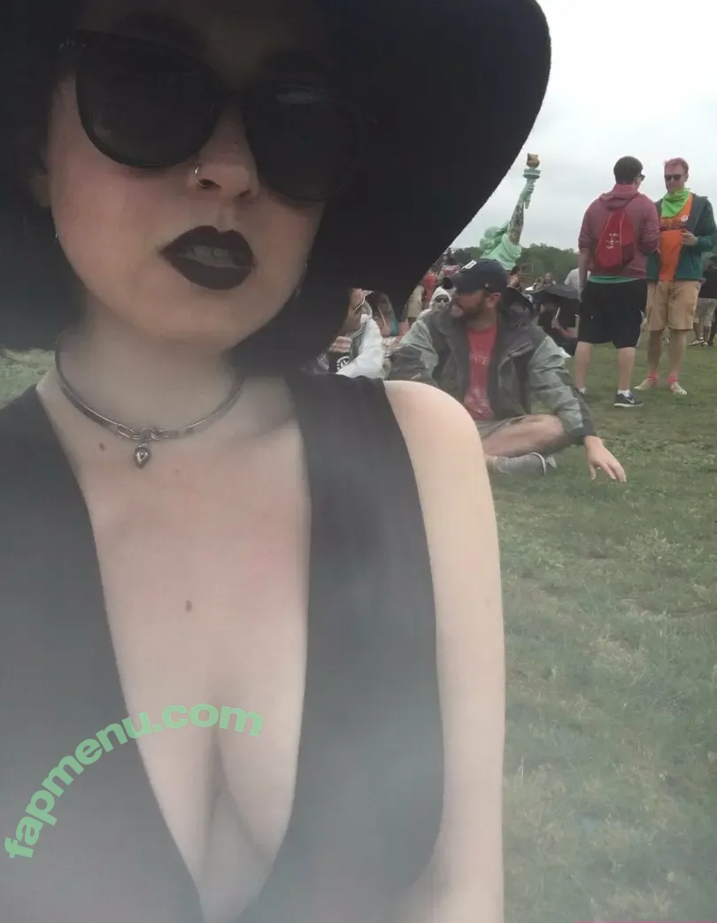 Friendly Witch nude photo #0006 (friendlywitch_)