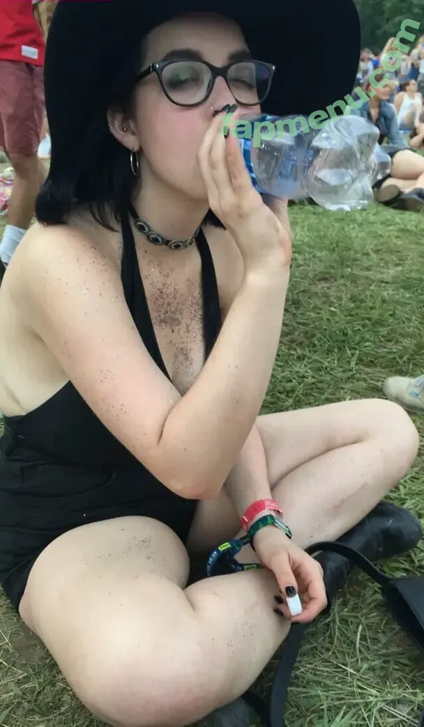 Friendly Witch nude photo #0016 (friendlywitch_)