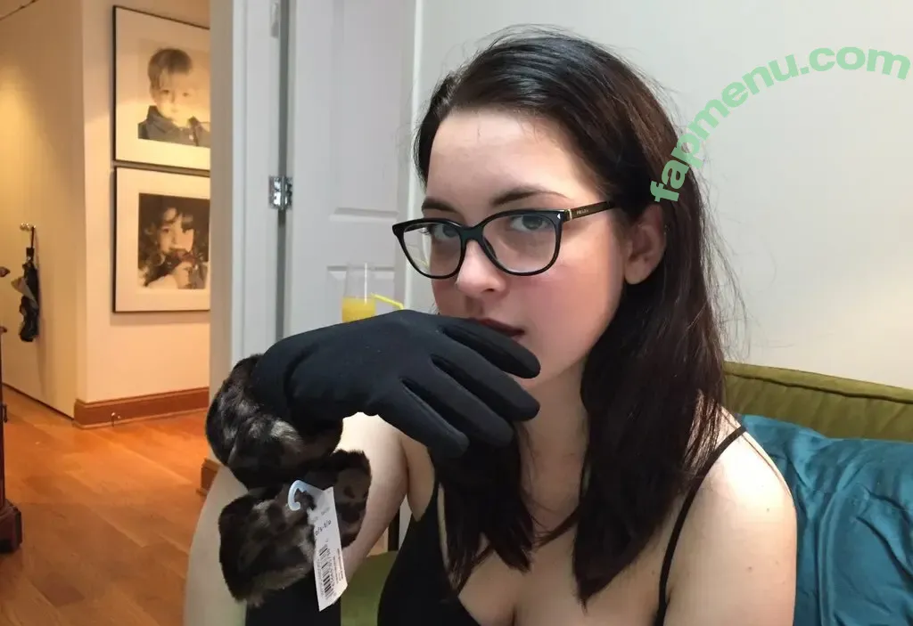 Friendly Witch nude photo #0025 (friendlywitch_)