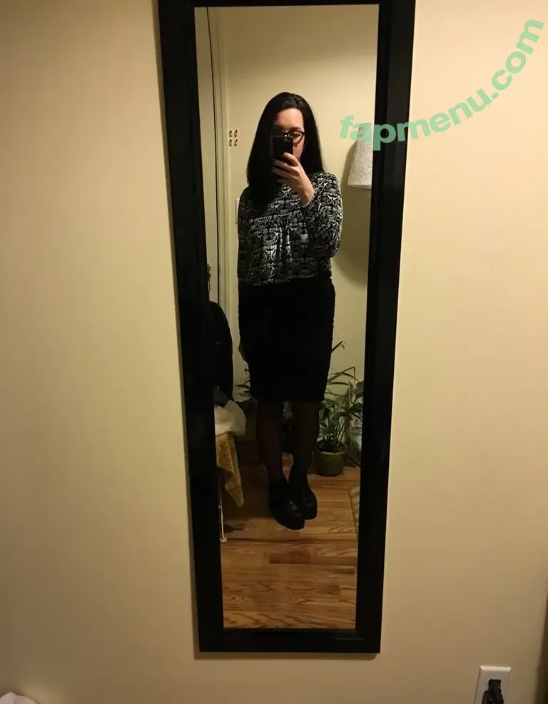 Friendly Witch nude photo #0041 (friendlywitch_)