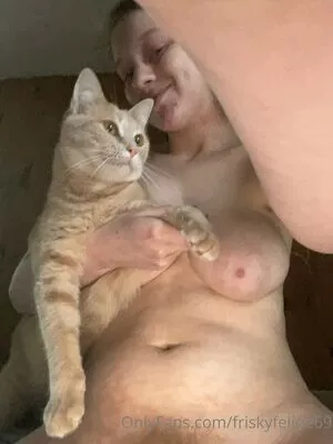 friskyfeline69 / 0f6t nude photo #0035