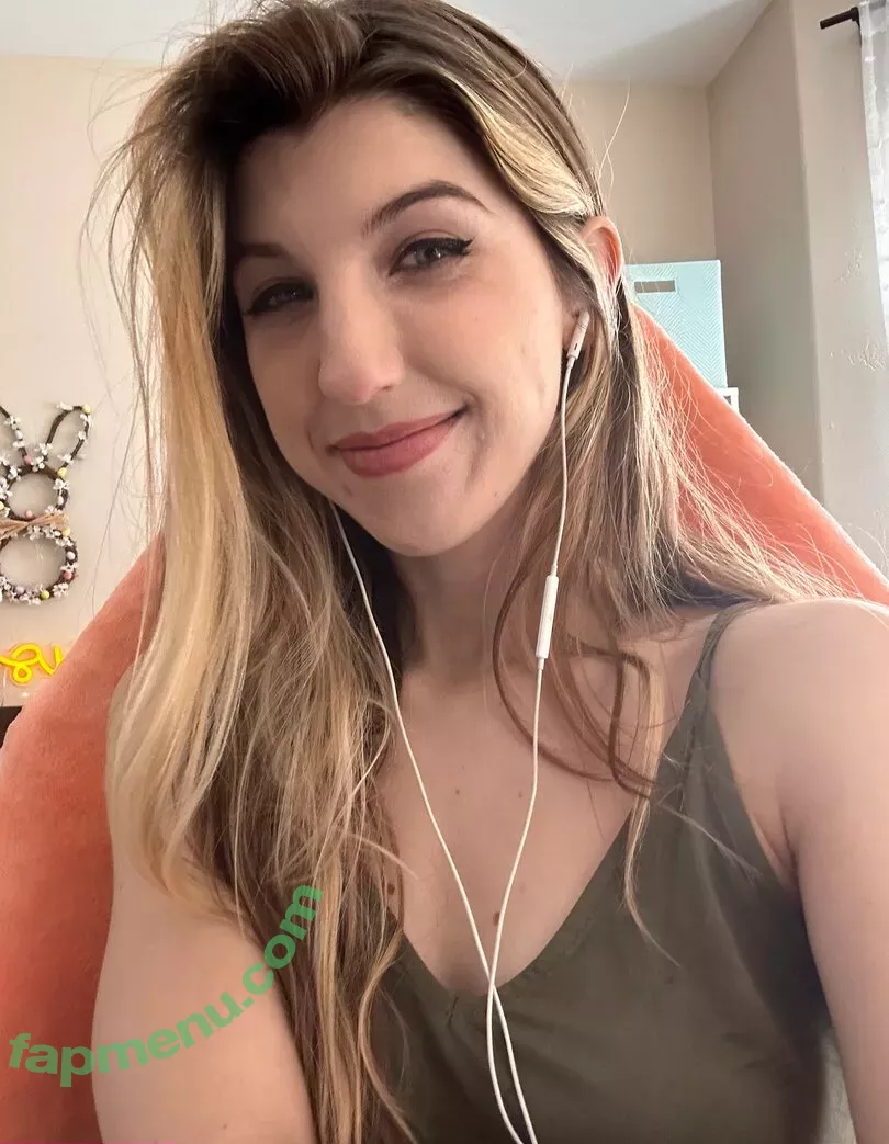 FrivolousFox ASMR OnlyFans Leak: Nude photo #