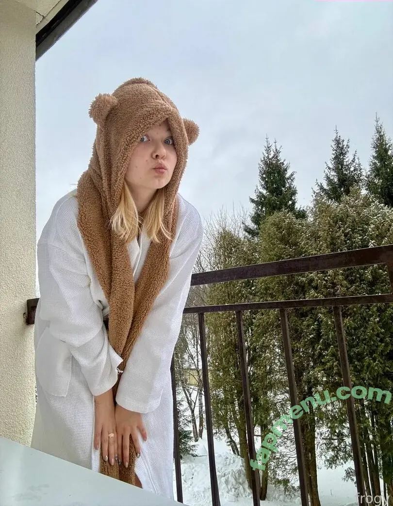 froggggy nude photo #0035 (froggytheband)