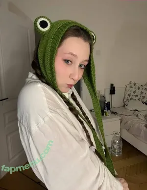  nude photo #0002