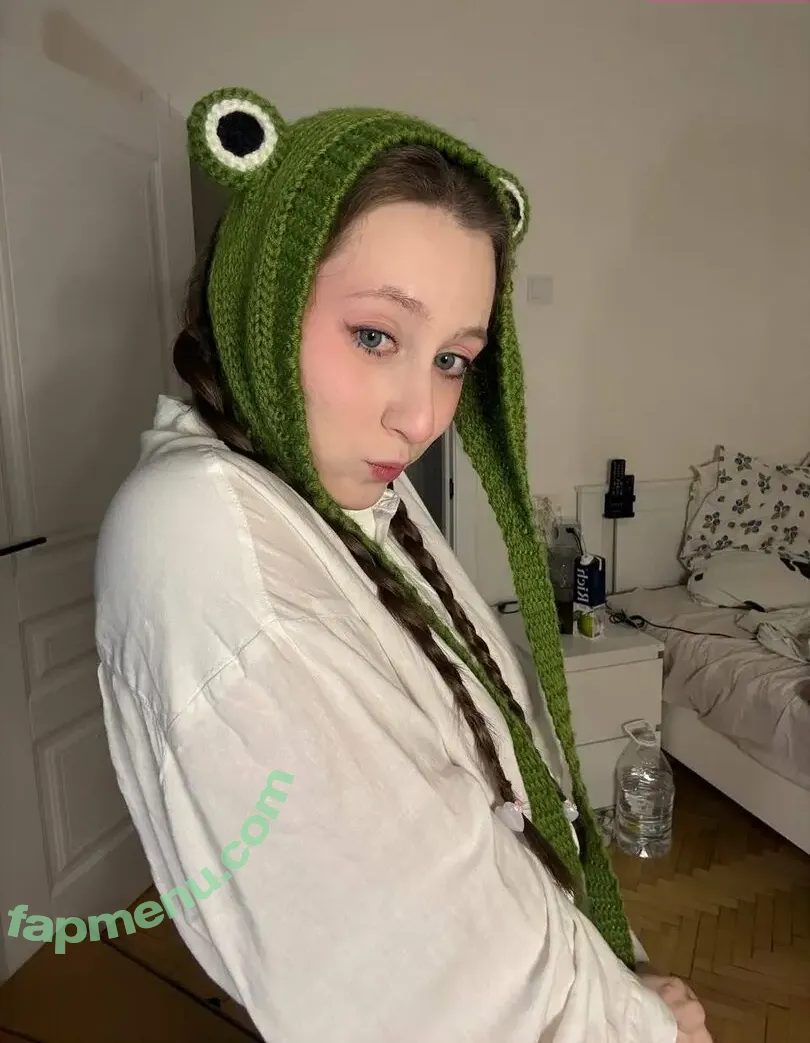 Froggy Anna nude photo #0002 (Froggy Anna)