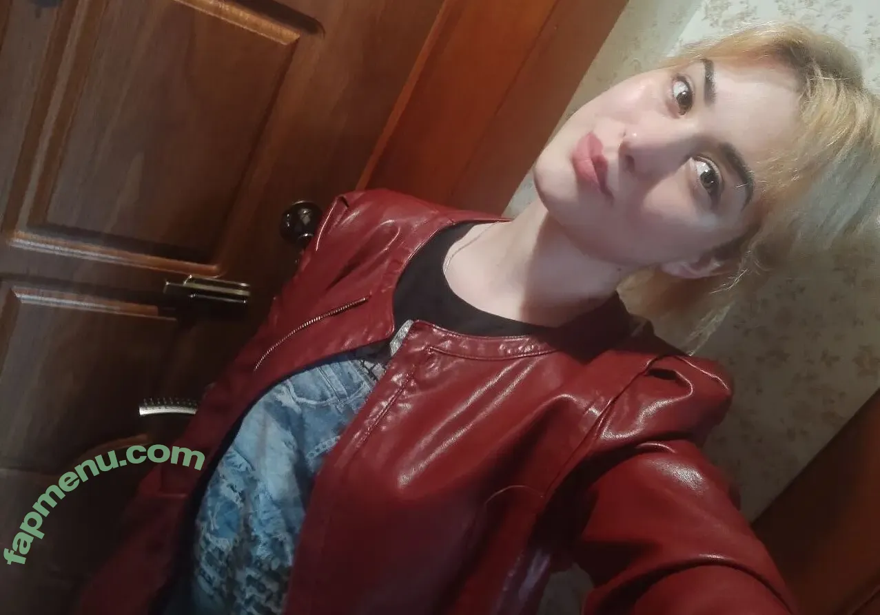 FrolicChris nude photo #0005 (FrolicChris)