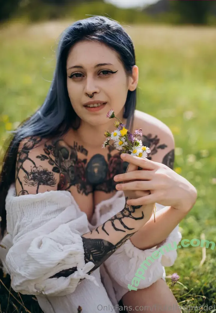 frutellasgmodel nude photo #0119 (frutella_sg)