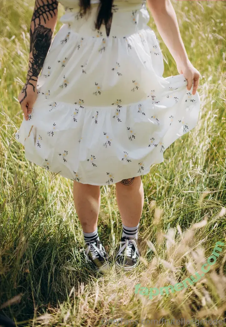 frutellasgmodel nude photo #0121 (frutella_sg)