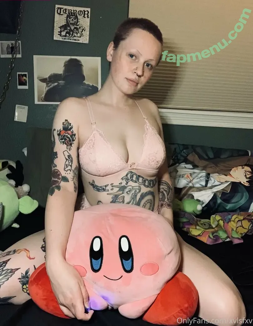 frvit_bat nude photo #0001 (frvitbat_)
