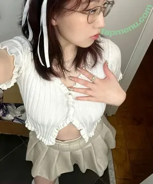 Fufu Flutters ASMR / fufumochii nude photo #0012