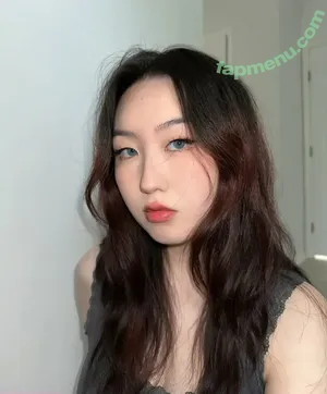 Fufu Flutters ASMR / fufumochii nude photo #0015