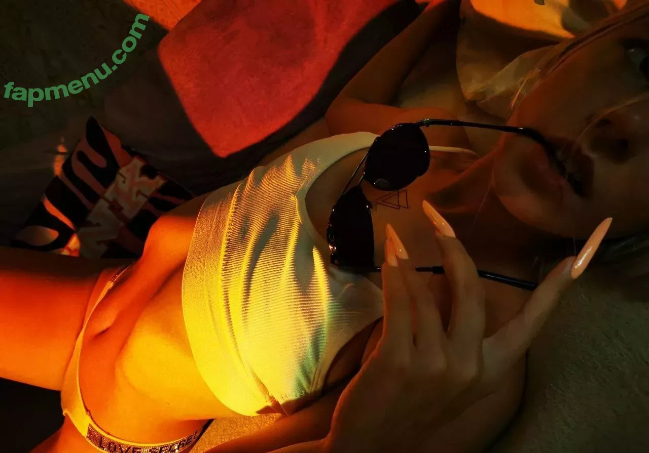 funsnail nude photo #2158 (Funnycat / Maria smirnova / thefunsnail)