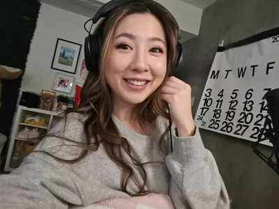 Fuslie / Leslie nude photo #0574