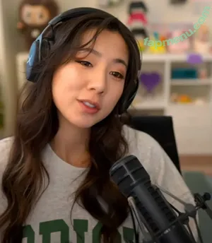 Fuslie / Leslie nude photo #0853