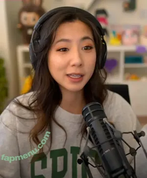 Fuslie / Leslie nude photo #0855