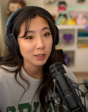 Fuslie / Leslie nude photo #0857