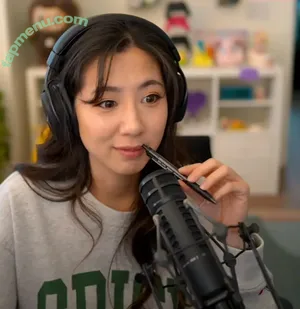 Fuslie / Leslie nude photo #0860