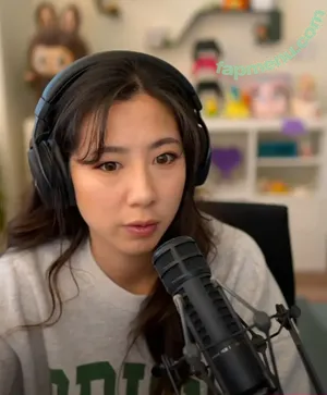Fuslie / Leslie nude photo #0862