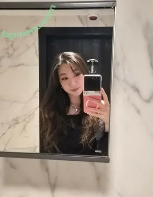 Fuslie / Leslie nude photo #0867