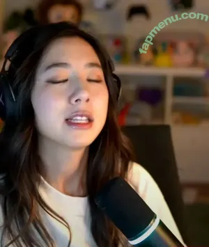 Fuslie / Leslie nude photo #0877