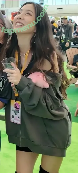 Fuslie / Leslie nude photo #0889