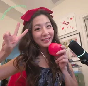 Fuslie / Leslie nude photo #0922
