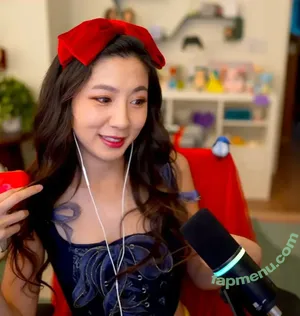 Fuslie / Leslie nude photo #0924