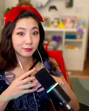 Fuslie / Leslie nude photo #0925