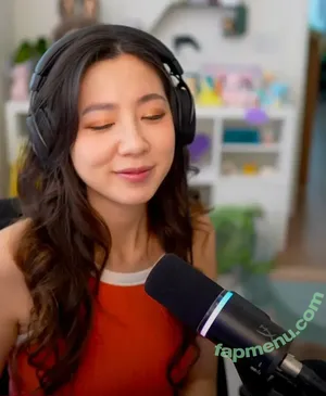 Fuslie / Leslie nude photo #0928