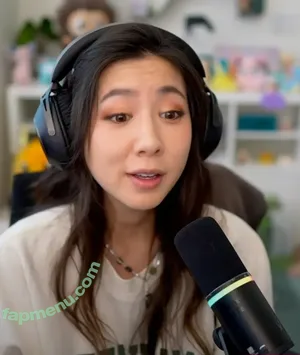 Fuslie / Leslie nude photo #0929